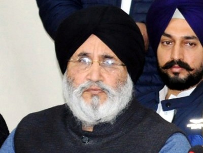 Don't tell white lies to fool farmers in Gujarat, Akali Dal tells Kejriwal Don't tell white lies to fool farmers in Gujarat, Akali Dal tells Kejriwal