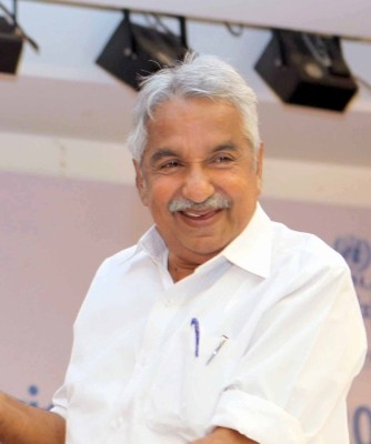 Ailing Cong veteran Oommen Chandy celebrates his 79th birthday