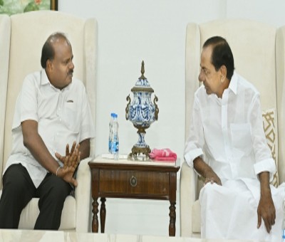 KCR to support JD-S in Karnataka Assembly elections: Kumaraswamy