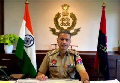 Punjab DGP pays tributes to policemen Punjab DGP pays tributes to policemen