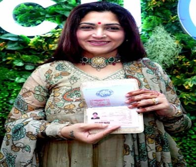 Actress, politician Khushbu Sundar gets Golden Visa for UAE Actress, politician Khushbu Sundar gets Golden Visa for UAE