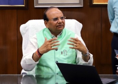 Non-payment of salary to Dalit workers: Delhi LG directs Chief Secy to look into complaint Non-payment of salary to Dalit workers: Delhi LG directs Chief Secy to look into complaint