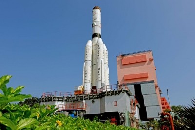 ISRO getting ready its GSLV rocket for OneWeb satellite launch