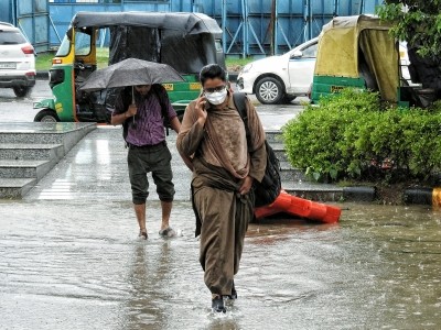 Water-logging causes traffic jams across Delhi