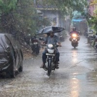 Heavy rain in Chennai, adjoining districts till Wednesday: IMD
