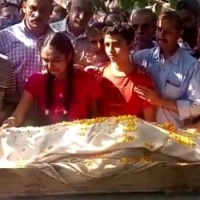 Kashmiri Pandit killed in valley, cremated in Jammu