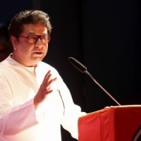 Raj Thackeray 'gags' his men from airing views on Shiv Sena crisis
