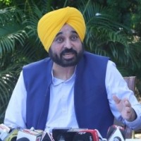 Angry farmers block road to Sangrur home of 'remote controlled' Mann