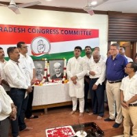 Cong leaders in Goa come together to pay tributes to Mahatma Gandhi, Shastri