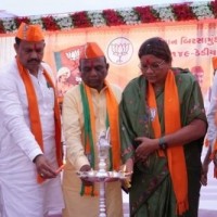 Gujarat BJP MP warns party workers against indiscipline
