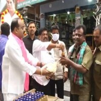 TRS leader distributes live chicken, liquor to celebrate launch of national party