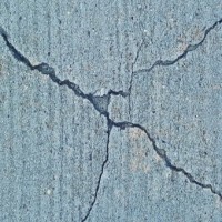 Cracks develop in central Kolkata houses, panic grips residents