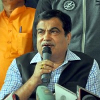 Gadkari discusses investment opportunities with Aus Minister