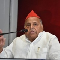 Mulayam Singh Yadav quite critical: Hospital