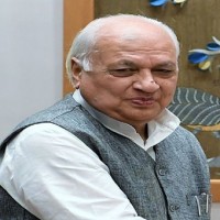 Kerala Guv issues notice to 9 varsity VCs who refused to resign