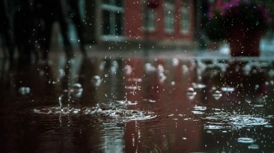Light to heavy rains in Chennai, surrounding areas Light to heavy rains in Chennai, surrounding areas