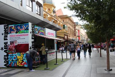 Aus state to ease border curbs to fully vaccinated visitors Aus state to ease border curbs to fully vaccinated visitors