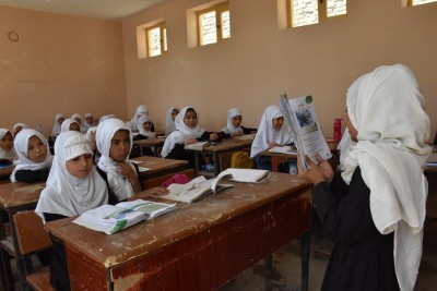Afghan girls return to schools in 3 provinces Afghan girls return to schools in 3 provinces