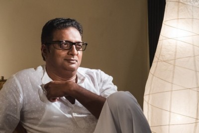 Actor Prakash Raj plans to form rival association to counter MAA Actor Prakash Raj plans to form rival association to counter MAA