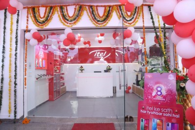 itel opens its first exclusive offline store in Agra itel opens its first exclusive offline store in Agra