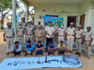 Five tribals held in Telangana for killing tiger Five tribals held in Telangana for killing tiger