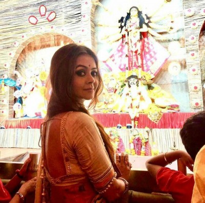 Devoleena shares joy of Durga Puja pandal-hopping in Assam Devoleena shares joy of Durga Puja pandal-hopping in Assam