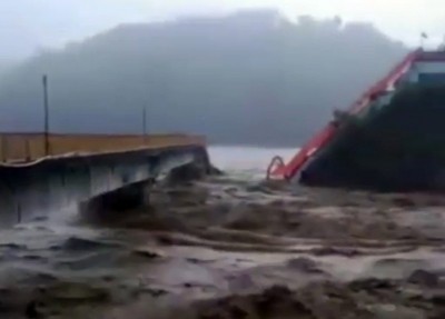 What caused devastating rains in Uttarakhand, Kerala at this time of year? What caused devastating rains in Uttarakhand, Kerala at this time of year?