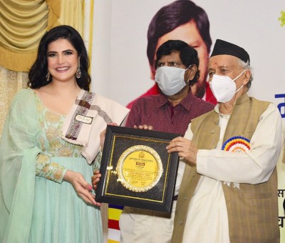 Maha Guv honours actress Zarine Khan, 34 others for Covid work Maha Guv honours actress Zarine Khan, 34 others for Covid work