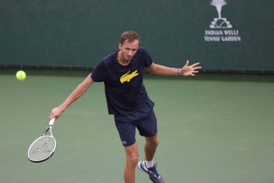 Medvedev endures rain delay to reach Indian Wells pre-quarters