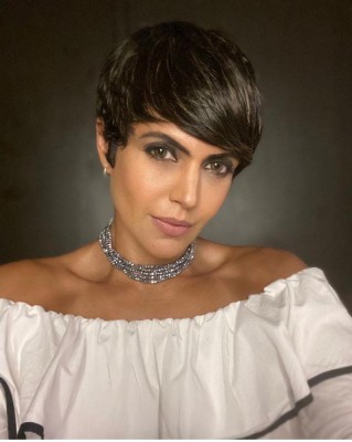 Mandira Bedi recalls late husband Raj Kaushal's hard work on 'Akkad Bakkad Rafu Chakkar' Mandira Bedi recalls late husband Raj Kaushal's hard work on 'Akkad Bakkad Rafu Chakkar'