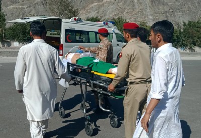 4 killed in Pakistan road accident 4 killed in Pakistan road accident