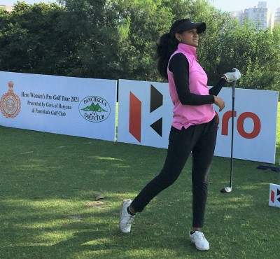 Golfer Pranavi takes one-shot lead over Amandeep in 11th leg of WPGT Golfer Pranavi takes one-shot lead over Amandeep in 11th leg of WPGT