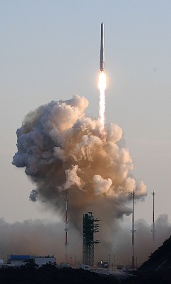 N.Korean outlet calls S.Korean rocket launch 'failure' N.Korean outlet calls S.Korean rocket launch 'failure'
