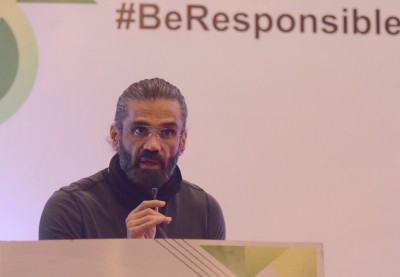 Suniel Shetty launches 'mobile spittoons' to curb a bad habit Suniel Shetty launches 'mobile spittoons' to curb a bad habit