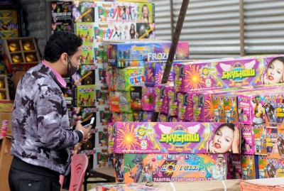 No total ban on firecrackers, only those having banned substances: SC No total ban on firecrackers, only those having banned substances: SC