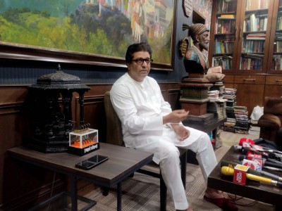 MNS chief Raj Thackeray, mom, sis test Covid-19 positive, CM calls up