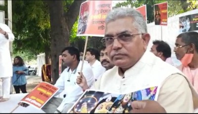 Dilip Ghosh slams Mamata for keeping mum on B'desh violence Dilip Ghosh slams Mamata for keeping mum on B'desh violence