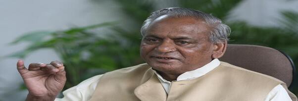 Thousands turn up to wish Kalyan Singh on his birthday Thousands turn up to wish Kalyan Singh on his birthday