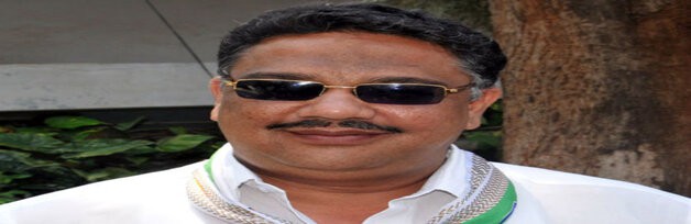 Congress MLA Tanveer Sait attacked with sharp object in Mysuru Congress MLA Tanveer Sait attacked with sharp object in Mysuru