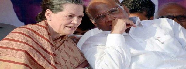 Sharad Pawar meets Sonia Gandhi to hold talks over Congress-NCP-Shiv Sena goverment in Maharashtra Sharad Pawar meets Sonia Gandhi to hold talks over Congress-NCP-Shiv Sena goverment in Maharashtra