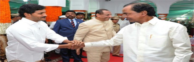 Andhra, Telangana CMs discuss political developments