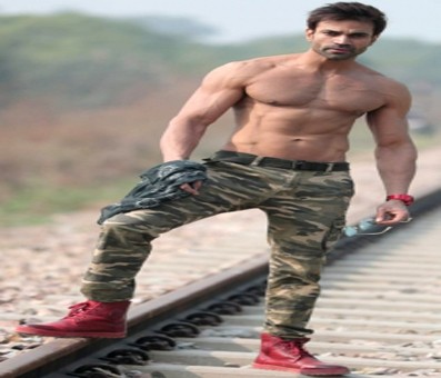 Rajat Dahiya lost 18 kilos for his role in 'Sanjog' Rajat Dahiya lost 18 kilos for his role in 'Sanjog'