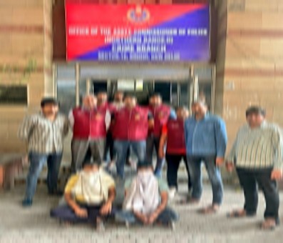 Two held in Delhi with over 1 kg heroin Two held in Delhi with over 1 kg heroin