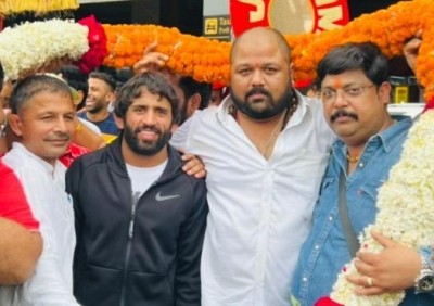 Bajrang Punia given hero's welcome, Gaurav says wrestler 'will win Gold in Paris' Bajrang Punia given hero's welcome, Gaurav says wrestler 'will win Gold in Paris'