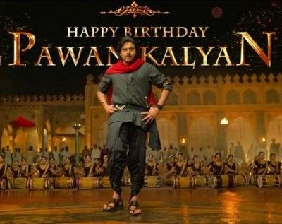 Chiranjeevi blesses Pawan Kalyan on 51st b'day as wishes pour in Chiranjeevi blesses Pawan Kalyan on 51st b'day as wishes pour in