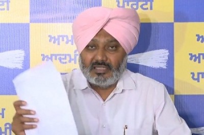 Congress 'B-team' of BJP, says AAP on 'poaching' bid in Punjab Congress 'B-team' of BJP, says AAP on 'poaching' bid in Punjab