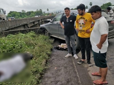 Industrialist Cyrus Mistry killed in Maha road crash, govt orders probe (3rd Lead) Industrialist Cyrus Mistry killed in Maha road crash, govt orders probe (3rd Lead)
