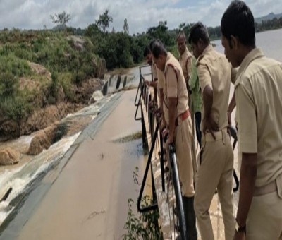 Search launched for 3 medical students feared washed away in K'taka lake Search launched for 3 medical students feared washed away in K'taka lake
