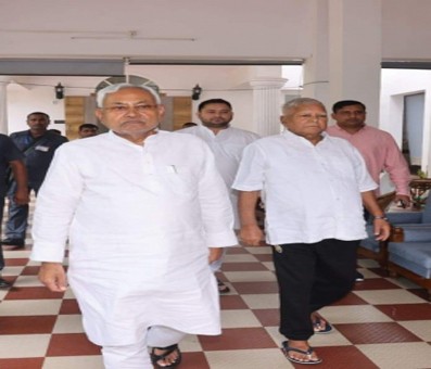 Nitish Kumar in Delhi to meet opposition leaders Nitish Kumar in Delhi to meet opposition leaders