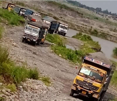 3 persons held for illegal mining in Pathankot 3 persons held for illegal mining in Pathankot